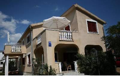 Apartments DUJMOVIĆ OTOK VIR Vir