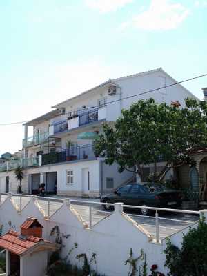 Apartments Rogulj Arbanija