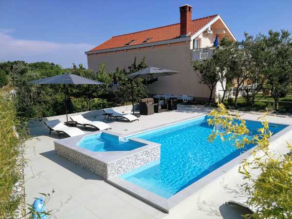 Apartments Villa Flora Maris Privlaka